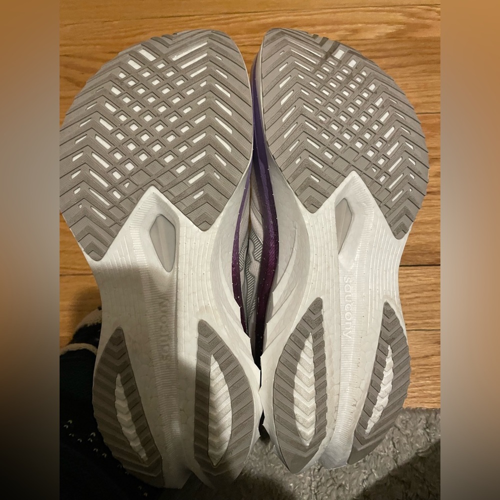 Saucony Women's Endorphin Speed 4 - Cream and Purple - Picture 7 of 7